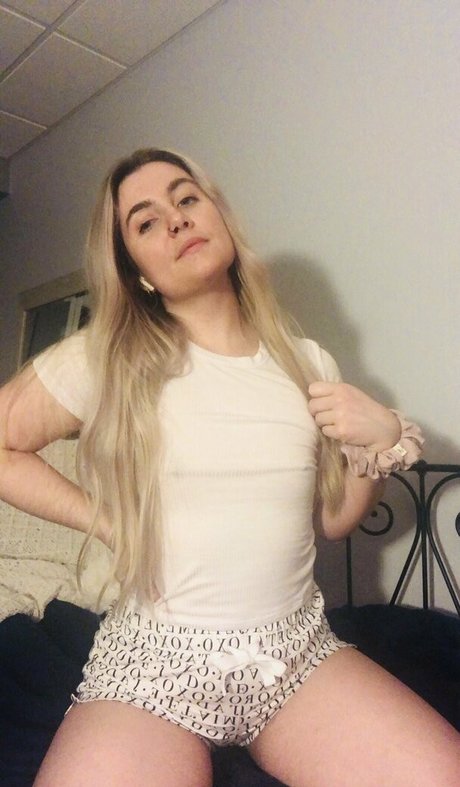 verysmolhat onlyfans nude content