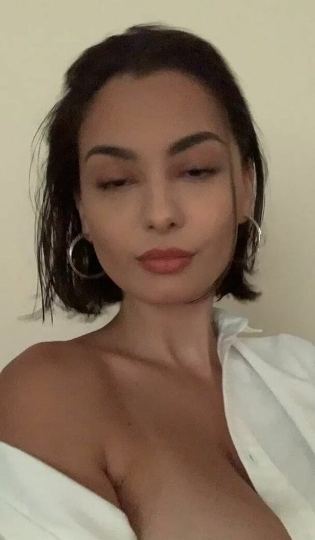 Adelaide T onlyfans photos