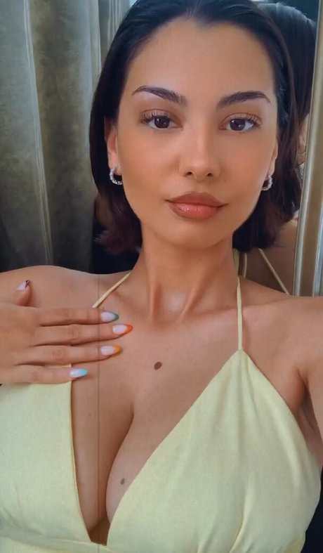 Adelaide T topless onlyfans