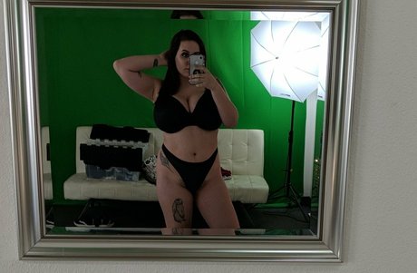 Lucy June onlyfans boobs