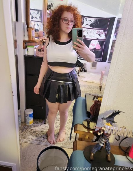 Pomegranate Princess onlyfans desnuda