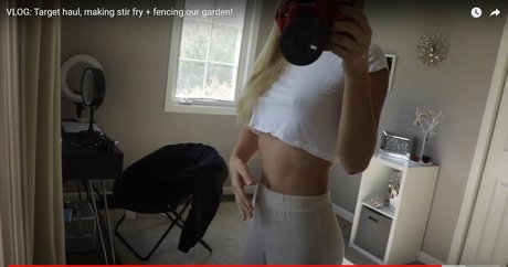 Esther Perepechkin onlyfans free content