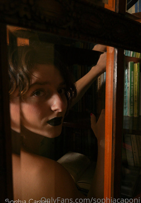 sophiacaponi onlyfans leajs