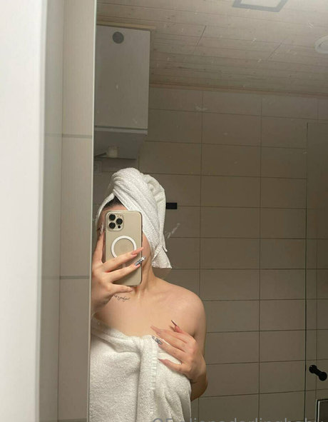 aljonadarlingbaby onlyfans naked leaks