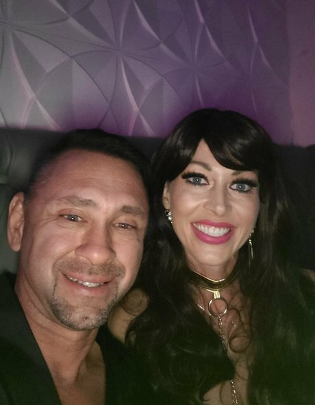 swinger couple onlyfans pic