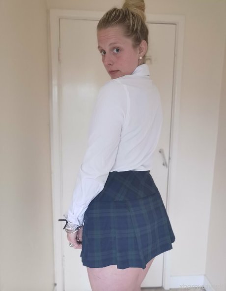 hornycavegirl onlyfans free