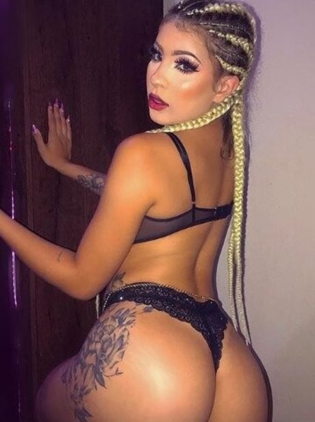 Sarah Stefany onlyfans model