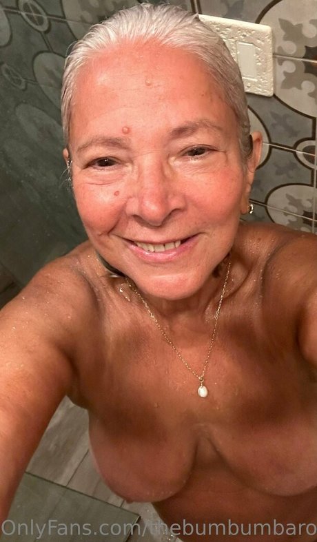 thebumbumbaroness onlyfans fotos