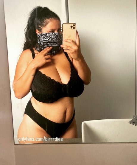 mzbirrrdiee onlyfans nude tits