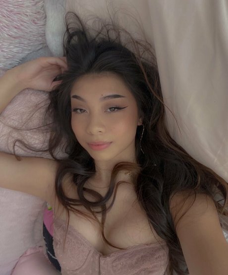 Trin Lovell naked onlyfans leaks