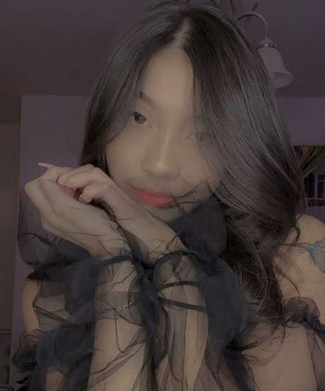 Trin Lovell onlyfans nude tits