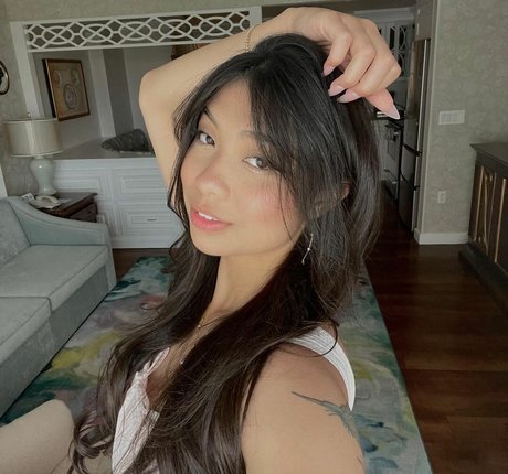 Trin Lovell onlyfans lean