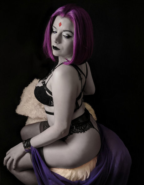 Dera Megurine is on onlyfans