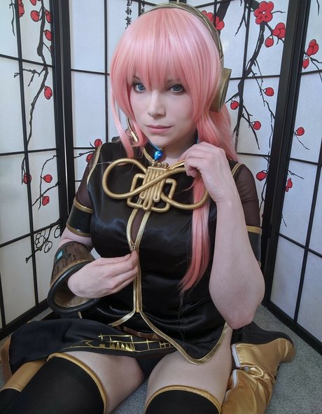 Dera Megurine onlyfans keak