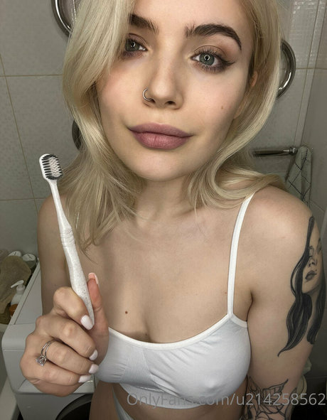 thedakotaa onlyfans content