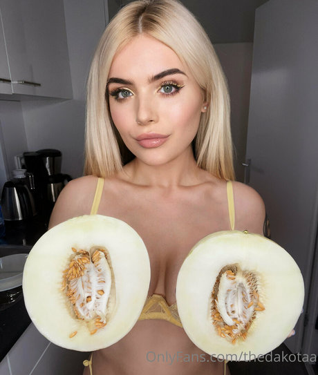 thedakotaa onlyfans pic