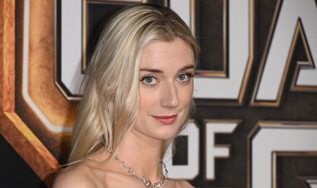 Elizabeth Debicki leaked only fans