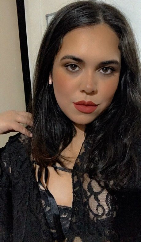 Goddes Nini onlyfans striptease