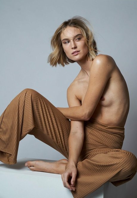 Kim Hnizdo free only fans