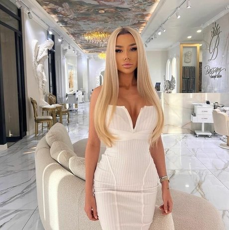 Eveline Marie onlyfans posts