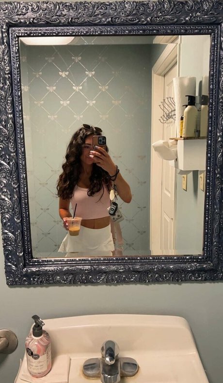 Elena Arenas desnuda onlyfans