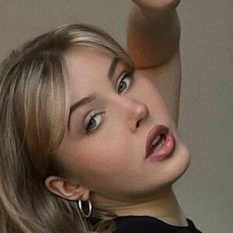 cirizzzle topless onlyfans