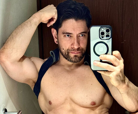 ZephyrM onlyfans content