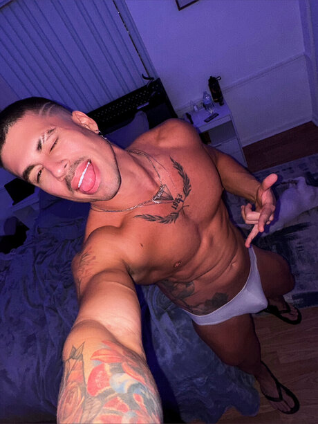 RoReyes onlyfans naked pics