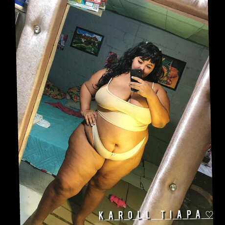 Karoll Tiapa Curvy_ onlyfans striptease