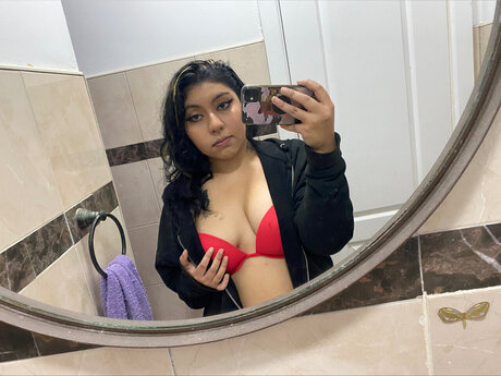 Mochita_ on onlyfans