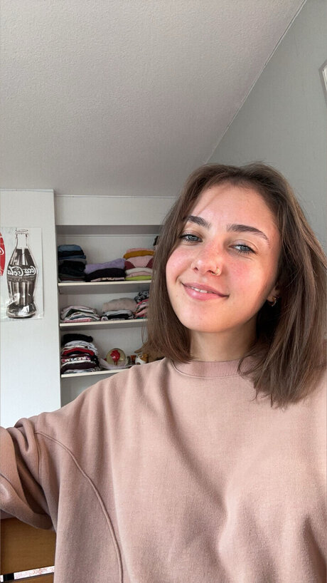 lou kasparian onlyfans model