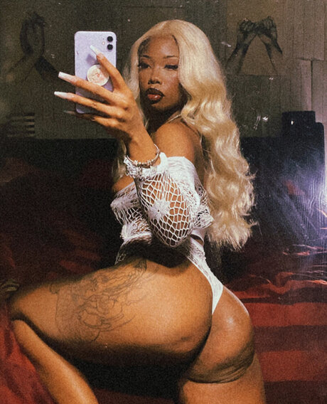 Kyia_ onlyfans porn leak