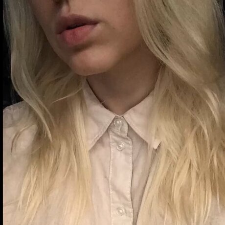 Joely Gold onlyfans tits