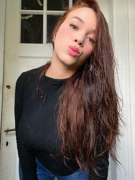 SOPHIASPEARS only fans photos