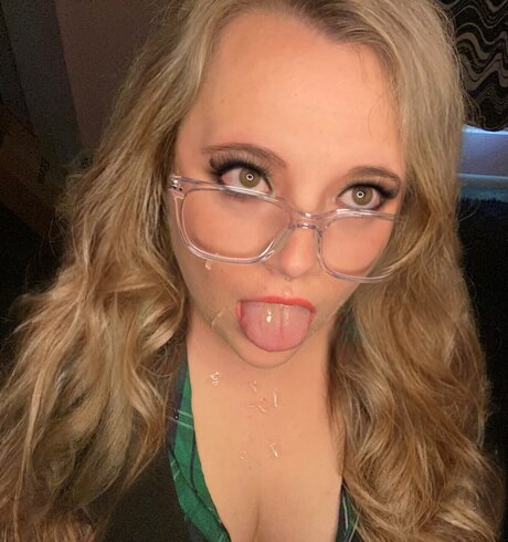 Rena Winters onlyfans model