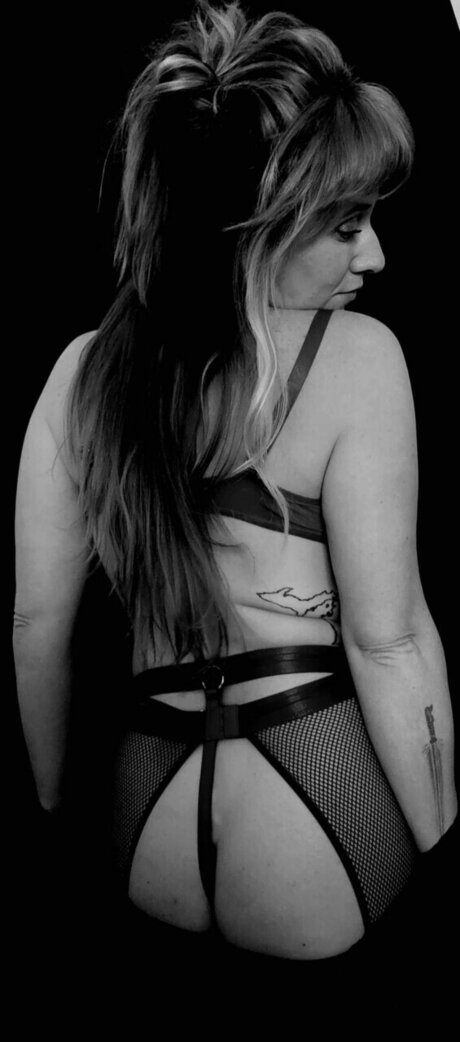 Red headed mama onlyfans model