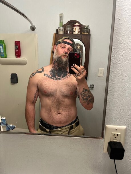 Toxic Tony onlyfans sex