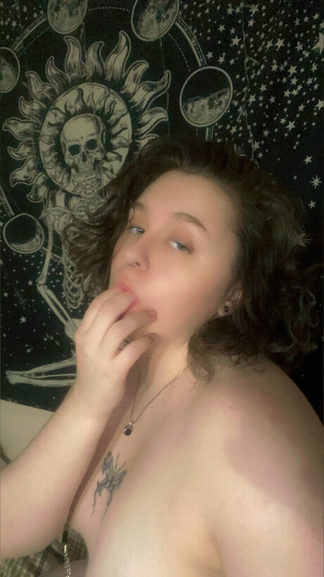 Lilith Morr onlyfans posts