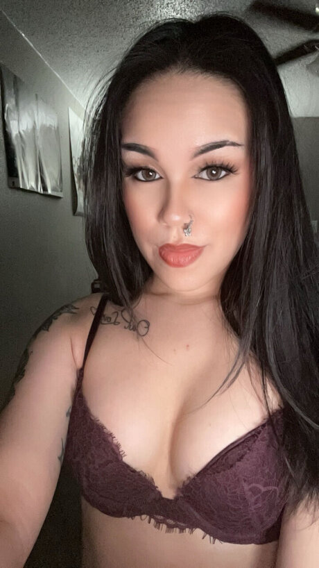 Alina Mai en onlyfans