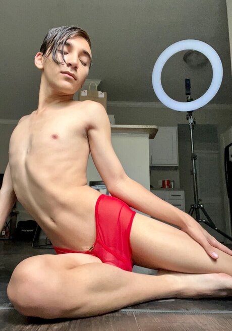 Leo Valentino onlyfans sex leaked