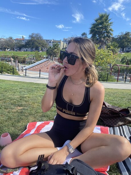 Charlie Harper only fans photos