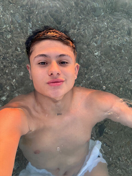 Enzo Gonzalez hot onlyfans