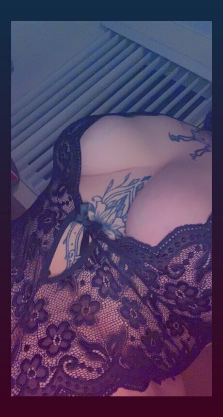 Alien Babe onlyfans leaked photos