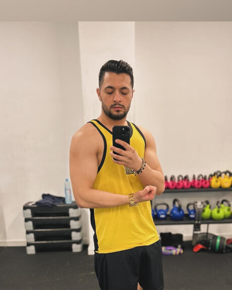 Gold onlyfans striptease