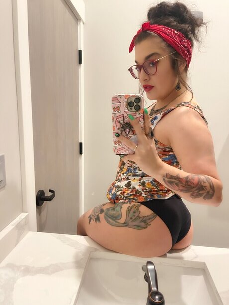 Pilot Jones desnuda onlyfans