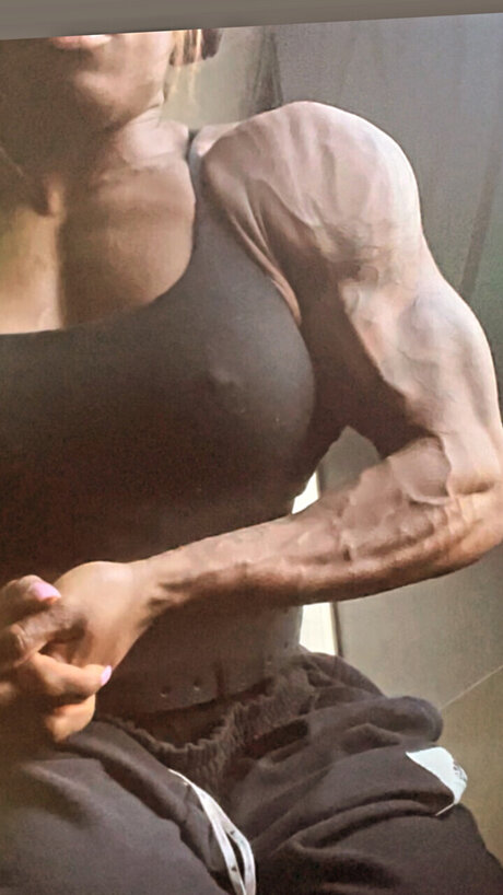 TheMuscleGirl en onlyfans