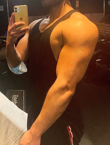 Ryry flexes xxx only fans