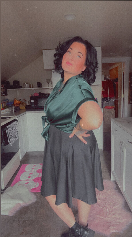 Katie Whorror strip onlyfans