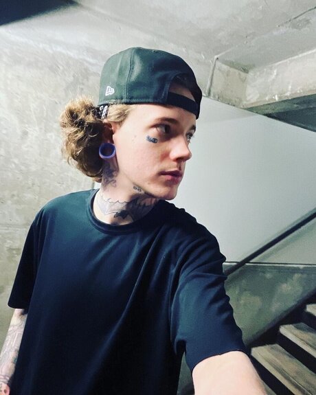 Ian BreakerPM onlyfans nudes leaks