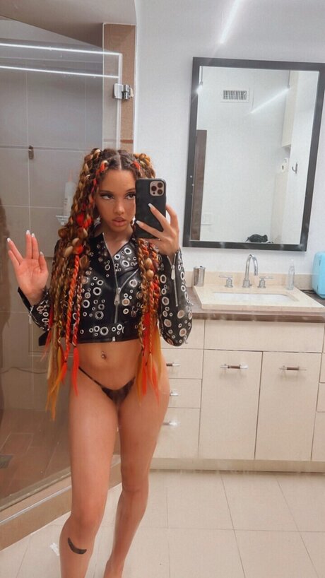 Goldie Luxx onlyfans strip tease